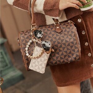 🎄 Francesca's Collections Brown Geometric Checkered Satchel